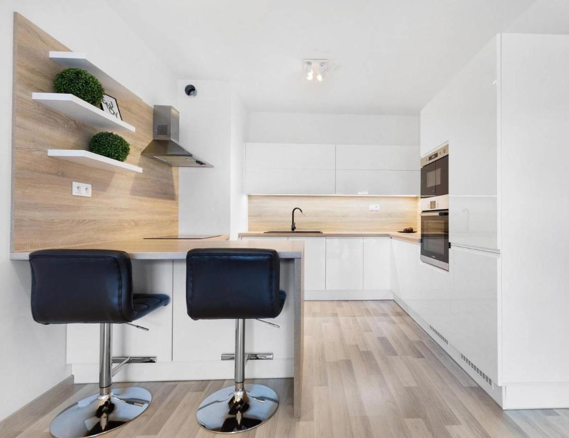 Sunflower - Modern Large Charming Apartment With Balcony Bratislava Exterior foto